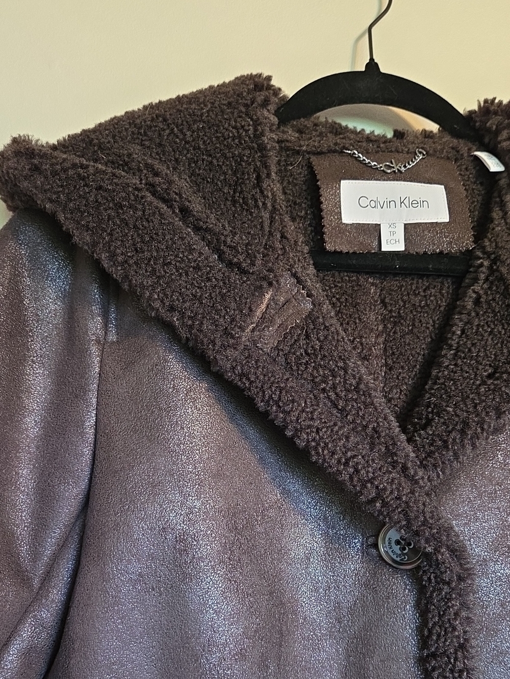CALVIN KLEIN Women’s Chocolate Fully Lined Hooded Shearling Trench Coat - Picture 3 of 9